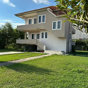 Hostel Rinas Hostal